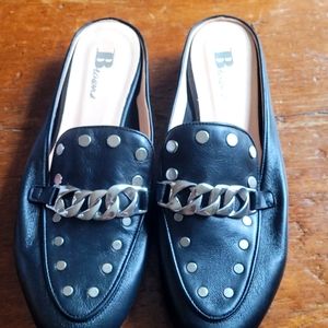 Brown's Black leather mules